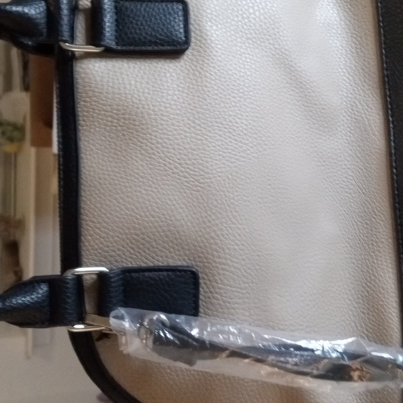 Nine West Dome. Bag, black and taupe, NWT, crossbody strap removable and handles - Picture 11 of 13